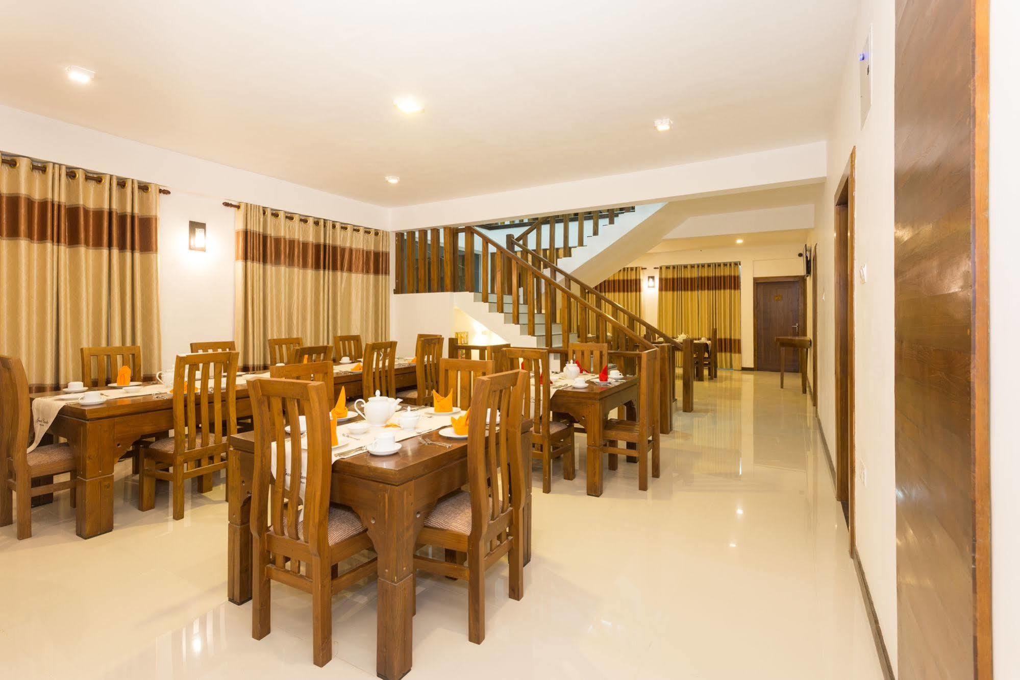 נוארה אליה Grand Camellia Hotel מראה חיצוני תמונה
