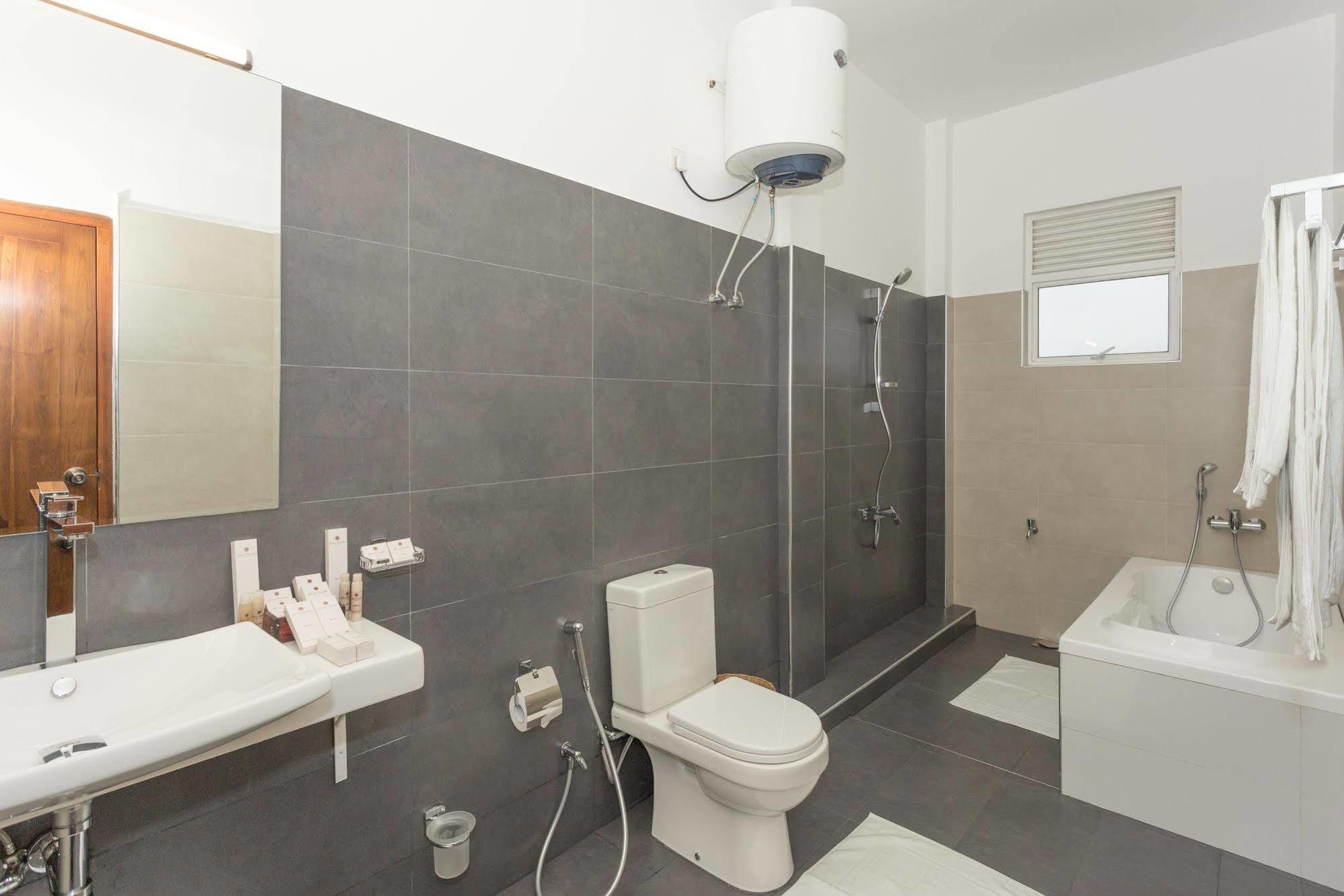 נוארה אליה Grand Camellia Hotel מראה חיצוני תמונה
